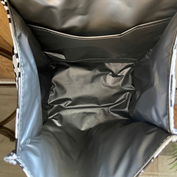 BETSEY JOHNSON Insulated Lunch Tote Checkered Design - Picture 11 of 13